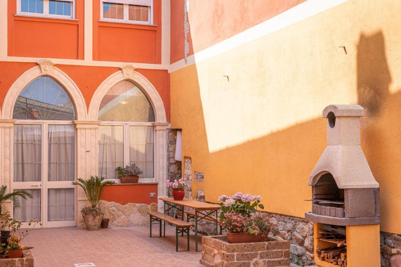 Hotel La piuma Quartu SantʼElena Esterno foto